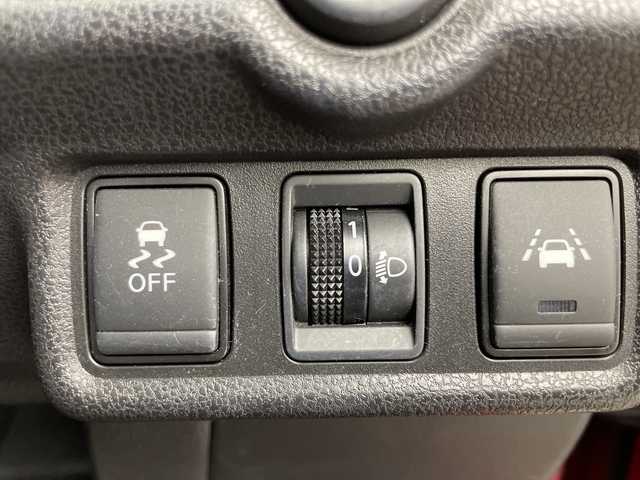 日産 ノート e－パワー X 富山県 2018(平30)年 4.9万km ガーネットレッド 社外ナビ【CN-RE03WD】/(AM/FM/CD/DVD/SD/BT)/フルセグTV/バックカメラ/衝突被害軽減ブレーキ/レーンキープアシスト/オートライト/横滑り防止装置/スマートキー×２/プッシュスタート/ETC/社外14インチAW/純正フロアマット/取扱説明書/保証書