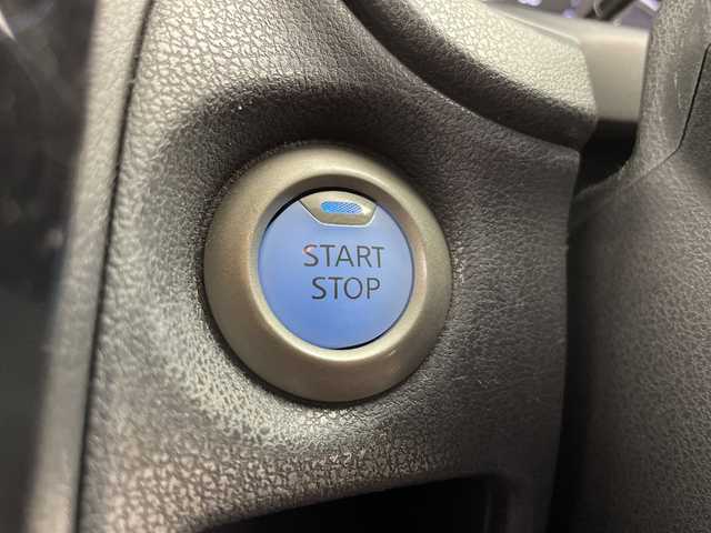 日産 ノート e－パワー X 富山県 2018(平30)年 4.9万km ガーネットレッド 社外ナビ【CN-RE03WD】/(AM/FM/CD/DVD/SD/BT)/フルセグTV/バックカメラ/衝突被害軽減ブレーキ/レーンキープアシスト/オートライト/横滑り防止装置/スマートキー×２/プッシュスタート/ETC/社外14インチAW/純正フロアマット/取扱説明書/保証書