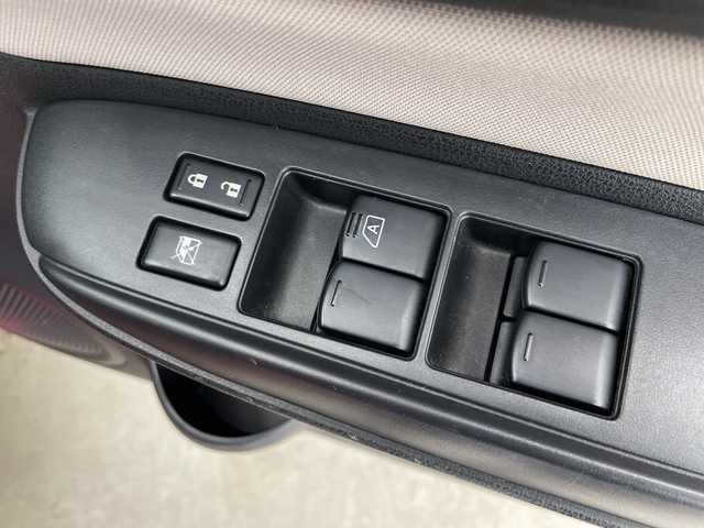 日産 ノート e－パワー X 富山県 2018(平30)年 4.9万km ガーネットレッド 社外ナビ【CN-RE03WD】/(AM/FM/CD/DVD/SD/BT)/フルセグTV/バックカメラ/衝突被害軽減ブレーキ/レーンキープアシスト/オートライト/横滑り防止装置/スマートキー×２/プッシュスタート/ETC/社外14インチAW/純正フロアマット/取扱説明書/保証書