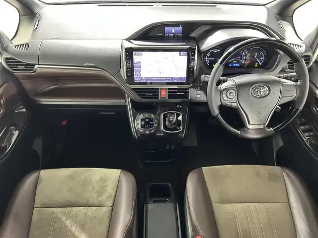 トヨタ エスクァイア ハイブリッド 佐賀県 2017(平29)年 7.8万km ホワイトパールクリスタルシャイン アルパイン製11インチナビ/フルセグテレビ/Bluetoothオーディオ接続/CD　DVD再生/アルパイン製後席モニター12，8インチ/モデリスタフルエアロ/ダブルゾーン/クルーズコントロール/トヨタセーフティーセンス/衝突軽減システム/両側パワースライドドア/ETC/前方ドライブレコーダー/レーンキープアシスト/横滑り防止装置/クリアランスソナー/ABS/オートライト/オートマチックハイビーム