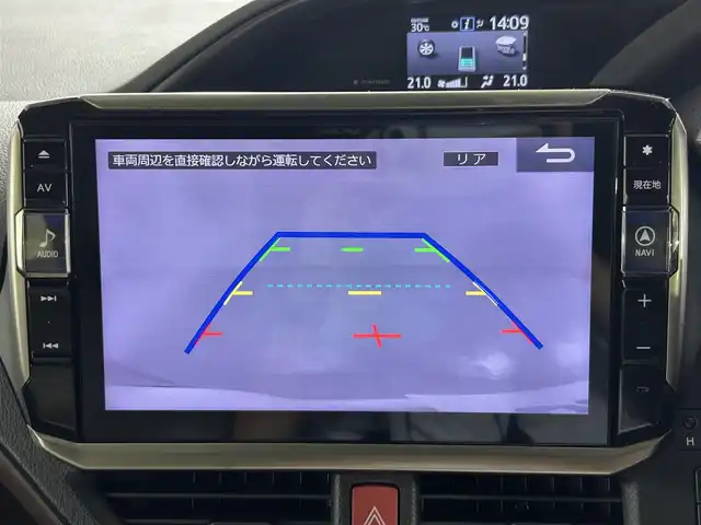 トヨタ エスクァイア ハイブリッド 佐賀県 2017(平29)年 7.8万km ホワイトパールクリスタルシャイン アルパイン製11インチナビ/フルセグテレビ/Bluetoothオーディオ接続/CD　DVD再生/アルパイン製後席モニター12，8インチ/モデリスタフルエアロ/ダブルゾーン/クルーズコントロール/トヨタセーフティーセンス/衝突軽減システム/両側パワースライドドア/ETC/前方ドライブレコーダー/レーンキープアシスト/横滑り防止装置/クリアランスソナー/ABS/オートライト/オートマチックハイビーム
