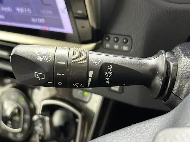 トヨタ エスクァイア ハイブリッド 佐賀県 2017(平29)年 7.8万km ホワイトパールクリスタルシャイン アルパイン製11インチナビ/フルセグテレビ/Bluetoothオーディオ接続/CD　DVD再生/アルパイン製後席モニター12，8インチ/モデリスタフルエアロ/ダブルゾーン/クルーズコントロール/トヨタセーフティーセンス/衝突軽減システム/両側パワースライドドア/ETC/前方ドライブレコーダー/レーンキープアシスト/横滑り防止装置/クリアランスソナー/ABS/オートライト/オートマチックハイビーム