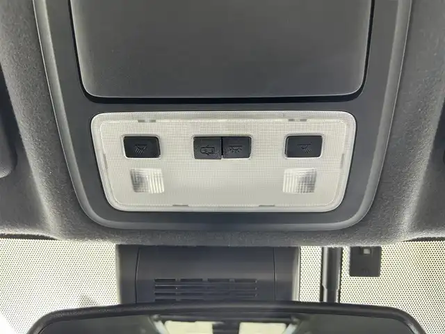トヨタ エスクァイア ハイブリッド 佐賀県 2017(平29)年 7.8万km ホワイトパールクリスタルシャイン アルパイン製11インチナビ/フルセグテレビ/Bluetoothオーディオ接続/CD　DVD再生/アルパイン製後席モニター12，8インチ/モデリスタフルエアロ/ダブルゾーン/クルーズコントロール/トヨタセーフティーセンス/衝突軽減システム/両側パワースライドドア/ETC/前方ドライブレコーダー/レーンキープアシスト/横滑り防止装置/クリアランスソナー/ABS/オートライト/オートマチックハイビーム