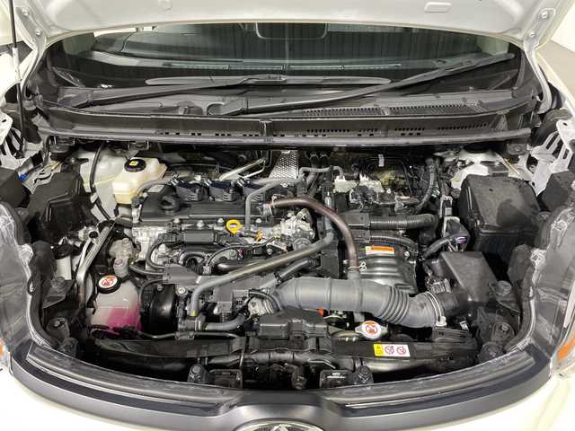 トヨタ シエンタ ハイブリッド Z 福岡県 2023(令5)年 1.6万km ホワイトパールクリスタルシャイン 禁煙車純正ディスプレイオーディオAM FM BTフルセグテレビパノラマビューモニタートヨタセーフティセンス両側パワースライドドアシートヒーター（D/N)革巻きステアリングステアリングスイッチステアリングヒーターLEDヘッドライトオートライトETC2.0スマートキープッシュスタートエンジン