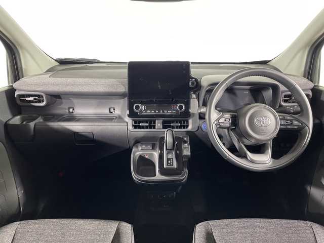 トヨタ シエンタ ハイブリッド Z 福岡県 2023(令5)年 1.6万km ホワイトパールクリスタルシャイン 禁煙車純正ディスプレイオーディオAM FM BTフルセグテレビパノラマビューモニタートヨタセーフティセンス両側パワースライドドアシートヒーター（D/N)革巻きステアリングステアリングスイッチステアリングヒーターLEDヘッドライトオートライトETC2.0スマートキープッシュスタートエンジン