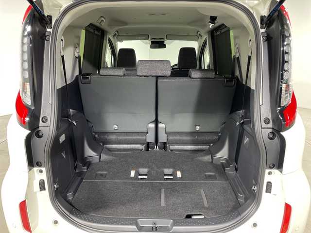 トヨタ シエンタ ハイブリッド Z 福岡県 2023(令5)年 1.6万km ホワイトパールクリスタルシャイン 禁煙車純正ディスプレイオーディオAM FM BTフルセグテレビパノラマビューモニタートヨタセーフティセンス両側パワースライドドアシートヒーター（D/N)革巻きステアリングステアリングスイッチステアリングヒーターLEDヘッドライトオートライトETC2.0スマートキープッシュスタートエンジン