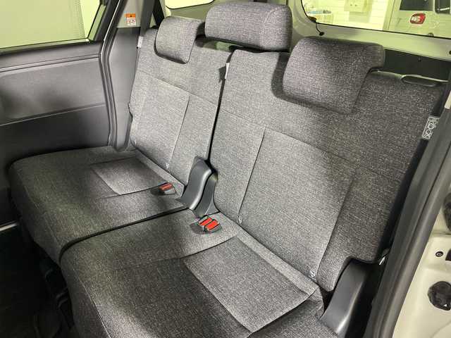 トヨタ シエンタ ハイブリッド Z 福岡県 2023(令5)年 1.6万km ホワイトパールクリスタルシャイン 禁煙車純正ディスプレイオーディオAM FM BTフルセグテレビパノラマビューモニタートヨタセーフティセンス両側パワースライドドアシートヒーター（D/N)革巻きステアリングステアリングスイッチステアリングヒーターLEDヘッドライトオートライトETC2.0スマートキープッシュスタートエンジン