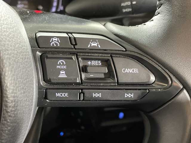 トヨタ シエンタ ハイブリッド Z 福岡県 2023(令5)年 1.6万km ホワイトパールクリスタルシャイン 禁煙車純正ディスプレイオーディオAM FM BTフルセグテレビパノラマビューモニタートヨタセーフティセンス両側パワースライドドアシートヒーター（D/N)革巻きステアリングステアリングスイッチステアリングヒーターLEDヘッドライトオートライトETC2.0スマートキープッシュスタートエンジン