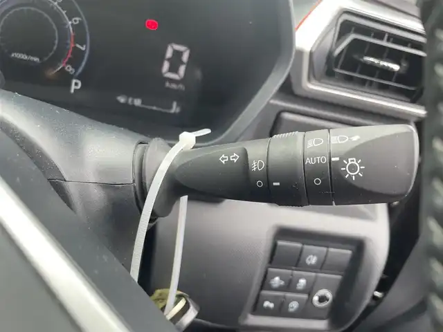 トヨタ ライズ Z 千葉県 2021(令3)年 2.3万km ブラックマイカメタリック スマートアシスト/・衝突軽減ブレーキ/・レーンキープアシスト/・先行車発進お知らせ機能/・標識認識アシスト機能/純正9インチSDナビ/CD BT MSV フルセグ/バックカメラ/レーダークルーズコントロール/前席シートヒーター/LEDオートライト/純正17インチアルミホイール/革巻きステアリング/ステアリングスイッチ/スマートキー×2/プッシュスタート/ビルトインETC
