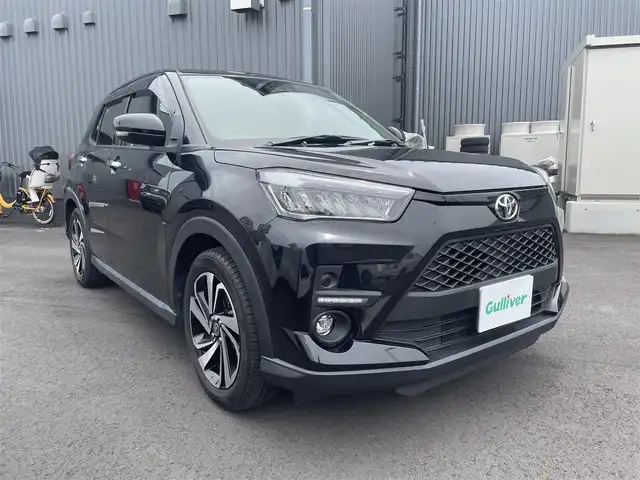 トヨタ ライズ Z 千葉県 2021(令3)年 2.3万km ブラックマイカメタリック スマートアシスト/・衝突軽減ブレーキ/・レーンキープアシスト/・先行車発進お知らせ機能/・標識認識アシスト機能/純正9インチSDナビ/CD BT MSV フルセグ/バックカメラ/レーダークルーズコントロール/前席シートヒーター/LEDオートライト/純正17インチアルミホイール/革巻きステアリング/ステアリングスイッチ/スマートキー×2/プッシュスタート/ビルトインETC