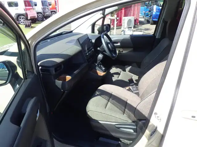 トヨタ シエンタ Z 千葉県 2022(令4)年 2.4万km ベージュ 185/65R15/ワンオーナー/Toyota Safety Sense/・プリクラッシュセーフティ/・レーンディパーチャーアラート/・オートハイビーム/・レーダークルーズコントロール/・ブラインドスポットモニター/両側パワースライドドア/天井サーキュレーター/純正コネクティッドナビ/地デジTV/【Bluetooth接続】/パノラミックビューモニター/ドライブレコーダー/革巻きステアリング/ステアリングヒーター/ステアリングスイッチ/ETC（2.0）/LEDヘッドライト/ウインカーミラー/クリアランスソナー/純正15インチアルミホイル/サイド/カーテンエアバッグ/スマートキー