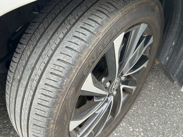 トヨタ ノア S－Z 埼玉県 2022(令4)年 1.4万km ホワイトパールクリスタルシャイン 登録時１３６５２ｋｍ/ワンオーナー/純正ナビ/Bluetooth/Miracast/フルセグ/・AM/・FM/・HDMI/・CD/・DVD/バックカメラ/ドライブレコーダー（前後）/ビルトインETC2.0/トヨタセーフティーセンス/ABS/クリアランスソナー/横滑り防止機能/コーナーセンサー/レーンキープアシスト/レーダークルーズコントロール/衝突軽減システム/オートライト/オートハイビーム/ブレーキホールド/ステアリングリモコン/純正フロアマット/電動格納ウィンカー付きミラー/ドアミラーインジゲーター/ドアバイザー/純正17インチAW/スマートキー×２/保証書/取扱説明書
