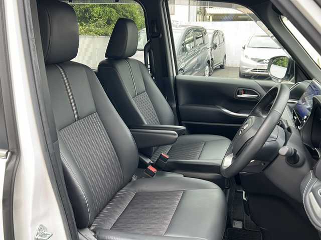 トヨタ ノア S－Z 埼玉県 2022(令4)年 1.4万km ホワイトパールクリスタルシャイン 登録時１３６５２ｋｍ/ワンオーナー/純正ナビ/Bluetooth/Miracast/フルセグ/・AM/・FM/・HDMI/・CD/・DVD/バックカメラ/ドライブレコーダー（前後）/ビルトインETC2.0/トヨタセーフティーセンス/ABS/クリアランスソナー/横滑り防止機能/コーナーセンサー/レーンキープアシスト/レーダークルーズコントロール/衝突軽減システム/オートライト/オートハイビーム/ブレーキホールド/ステアリングリモコン/純正フロアマット/電動格納ウィンカー付きミラー/ドアミラーインジゲーター/ドアバイザー/純正17インチAW/スマートキー×２/保証書/取扱説明書