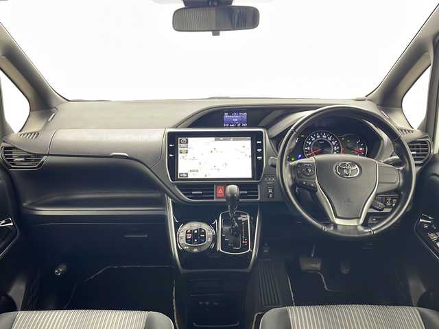 トヨタ ヴォクシー ZS 煌 群馬県 2018(平30)年 12.6万km ホワイトパールクリスタルシャイン 純正１０型ナビ　純正１２．１型後席モニター　バックカメラ　ビルトインＥＴＣ　両側電動スライドドア　クルーズコントロール　衝突被害軽減ブレーキ　ＬＥＤライト　フォグランプ　オートハイビーム　禁煙車