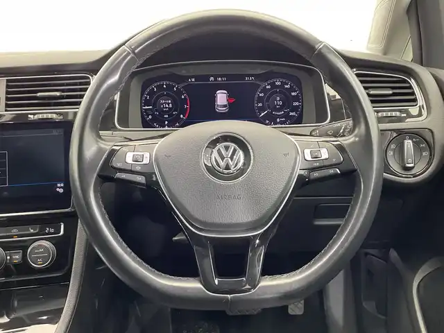 フォルクスワーゲン ゴルフ TSI ハイライン マイスター 栃木県 2019(令1)年 4.6万km オリックスホワイトパールエフェクト ワンオーナー/純正ナビ/(Bluetooth・CD・DVD・AppleCarPlay・AndroidAuto・USB・SD)/バックカメラ/衝突軽減ブレーキ/レーンキープアシスト/ブラインドスポットモニター/前後コーナーセンサー/オートクルーズコントロール/前方ドライブレコーダー/本革シート/シートヒーター/パーキングアシスト/オートブレーキホールド/LEDライト/オートライト/フロントフォグランプ/取扱説明書/保証書