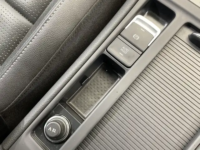 フォルクスワーゲン ゴルフ TSI ハイライン マイスター 栃木県 2019(令1)年 4.6万km オリックスホワイトパールエフェクト ワンオーナー/純正ナビ/(Bluetooth・CD・DVD・AppleCarPlay・AndroidAuto・USB・SD)/バックカメラ/衝突軽減ブレーキ/レーンキープアシスト/ブラインドスポットモニター/前後コーナーセンサー/オートクルーズコントロール/前方ドライブレコーダー/本革シート/シートヒーター/パーキングアシスト/オートブレーキホールド/LEDライト/オートライト/フロントフォグランプ/取扱説明書/保証書