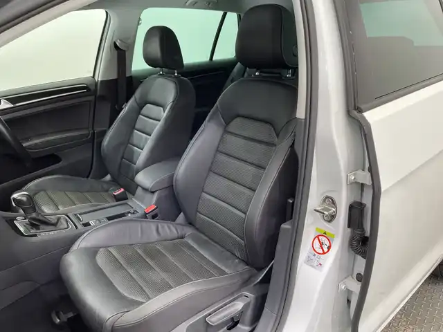 フォルクスワーゲン ゴルフ TSI ハイライン マイスター 栃木県 2019(令1)年 4.6万km オリックスホワイトパールエフェクト ワンオーナー/純正ナビ/(Bluetooth・CD・DVD・AppleCarPlay・AndroidAuto・USB・SD)/バックカメラ/衝突軽減ブレーキ/レーンキープアシスト/ブラインドスポットモニター/前後コーナーセンサー/オートクルーズコントロール/前方ドライブレコーダー/本革シート/シートヒーター/パーキングアシスト/オートブレーキホールド/LEDライト/オートライト/フロントフォグランプ/取扱説明書/保証書