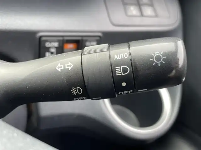 トヨタ シエンタ G クエロ 茨城県 2018(平30)年 4.6万km クールボルドーガラスフレーク 純正ナビ/【AM・FM・DISC・TV・SD・BT】/シートヒーター/両側パワスラ/ETC/Bカメラ/アイドリングストップ/前方ドラレコ/ステリモ/オートライト/オートハイビーム/LEDライト/Fフォグ/純正フロアマット/純正ホイールカバー/横滑り防止装置/レーンキープアシスト/衝突被害軽減システム