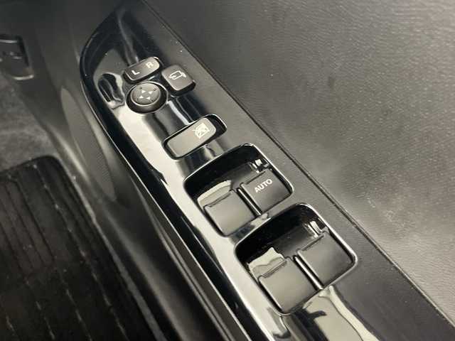 スズキ アルト ワークス 愛知県 2015(平27)年 2.4万km ブルーイッシュブラックパール3 5速MT/純正RECAROシート/KENWOOD製カーオーディオ/・Spotify対応/・Bluetooth/iPod/USB/CD/ステアリングスイッチ/IC付ターボ/純正アルミホイール/キセノンヘッドライト/オートライト/フォグランプ/ETC/オートエアコン/パワーウィンドウ/電動格納ミラー/衝突安全ボディ/盗難防止システム/プッシュスタート/スペアキー1本