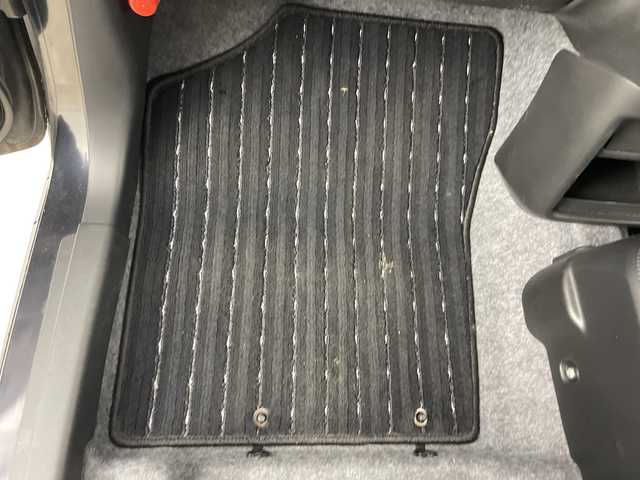 スズキ アルト ワークス 愛知県 2015(平27)年 2.4万km ブルーイッシュブラックパール3 5速MT/純正RECAROシート/KENWOOD製カーオーディオ/・Spotify対応/・Bluetooth/iPod/USB/CD/ステアリングスイッチ/IC付ターボ/純正アルミホイール/キセノンヘッドライト/オートライト/フォグランプ/ETC/オートエアコン/パワーウィンドウ/電動格納ミラー/衝突安全ボディ/盗難防止システム/プッシュスタート/スペアキー1本