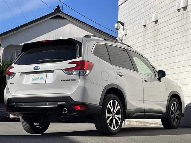 スバル フォレスター プレミアム 山形県 2019(令1)年 5万km クリスタルホワイトP 4WD/カラーコード：K1X/前席シートヒーター/ステアリングヒーター/衝突軽減防止装置/レーンキープアシスト/レーダークルーズコントロール/ルーフレール/電動パーキングブレーキ/X-MODE/コーナーセンサー/メモリ付きパワーシート/ハーフレザーシート/スマートキー/LEDヘッドライト/スペアキー有/プッシュスタート/純正１９インチAW