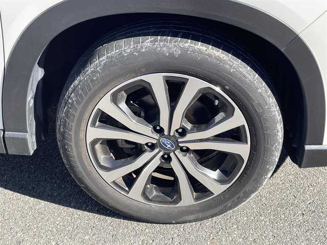 スバル フォレスター プレミアム 山形県 2019(令1)年 5万km クリスタルホワイトP 4WD/カラーコード：K1X/前席シートヒーター/ステアリングヒーター/衝突軽減防止装置/レーンキープアシスト/レーダークルーズコントロール/ルーフレール/電動パーキングブレーキ/X-MODE/コーナーセンサー/メモリ付きパワーシート/ハーフレザーシート/スマートキー/LEDヘッドライト/スペアキー有/プッシュスタート/純正１９インチAW