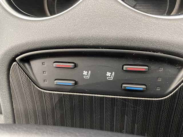 トヨタ ハリアー ハイブリッド Z レザーパッケージ 福岡県 2021(令3)年 2.6万km ホワイトパールクリスタルシャイン 純正メモリナビ/　(Bluetooth/フルセグTV/miracast/USB)/アラウンドビューカメラ/バックカメラ/JBLプレミアムサウンドシステム/トヨタセーフティセンス/・プリクラッシュセーフティ/・レーントレーシングアシスト/・レーンディパーチャーアラート/・ロードサインアシスト/・レーダークルーズコントロール/・オートマチックハイビーム/・先行車発進アラーム/・プロアクティブドライビングアシスト/・レーンチェンジアシスト/・緊急時操舵支援/・フロントクロストラフィックアラート/コーナーセンサー/ビルトインETC/前後ドライブレコーダー/前席パワーシート/前席シートヒーター/前席シートベンチレーション/禁煙車/デジタルインナーミラー/LEDヘッドライト/純正19インチAW/純正フロアマット