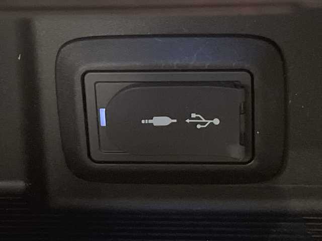 トヨタ ハリアー ハイブリッド Z レザーパッケージ 福岡県 2021(令3)年 2.6万km ホワイトパールクリスタルシャイン 純正メモリナビ/　(Bluetooth/フルセグTV/miracast/USB)/アラウンドビューカメラ/バックカメラ/JBLプレミアムサウンドシステム/トヨタセーフティセンス/・プリクラッシュセーフティ/・レーントレーシングアシスト/・レーンディパーチャーアラート/・ロードサインアシスト/・レーダークルーズコントロール/・オートマチックハイビーム/・先行車発進アラーム/・プロアクティブドライビングアシスト/・レーンチェンジアシスト/・緊急時操舵支援/・フロントクロストラフィックアラート/コーナーセンサー/ビルトインETC/前後ドライブレコーダー/前席パワーシート/前席シートヒーター/前席シートベンチレーション/禁煙車/デジタルインナーミラー/LEDヘッドライト/純正19インチAW/純正フロアマット