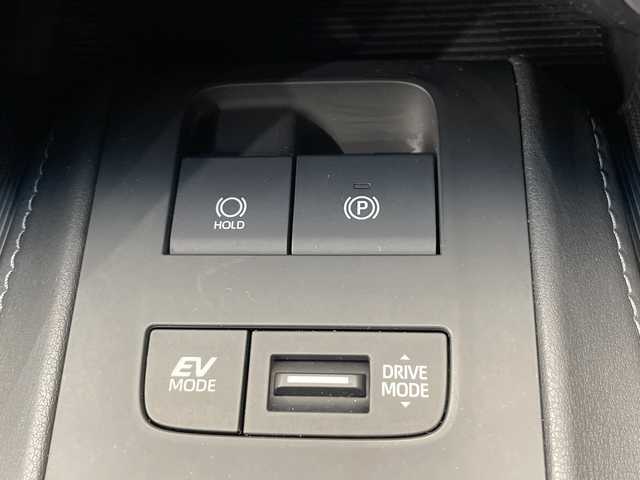 トヨタ ハリアー ハイブリッド Z レザーパッケージ 福岡県 2021(令3)年 2.6万km ホワイトパールクリスタルシャイン 純正メモリナビ/　(Bluetooth/フルセグTV/miracast/USB)/アラウンドビューカメラ/バックカメラ/JBLプレミアムサウンドシステム/トヨタセーフティセンス/・プリクラッシュセーフティ/・レーントレーシングアシスト/・レーンディパーチャーアラート/・ロードサインアシスト/・レーダークルーズコントロール/・オートマチックハイビーム/・先行車発進アラーム/・プロアクティブドライビングアシスト/・レーンチェンジアシスト/・緊急時操舵支援/・フロントクロストラフィックアラート/コーナーセンサー/ビルトインETC/前後ドライブレコーダー/前席パワーシート/前席シートヒーター/前席シートベンチレーション/禁煙車/デジタルインナーミラー/LEDヘッドライト/純正19インチAW/純正フロアマット