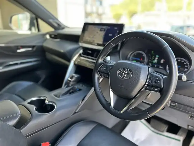 トヨタ ハリアー ハイブリッド G 香川県 2020(令2)年 10.9万km ブラック 純正SDナビ/【Bluetooth/フルセグ】/バックカメラ/JBLスピーカー/デジタルインナーミラー/電子パーキング/パワーバックドア/オートハイビーム/ハーフレザーシート/パワーシート/ETC2.0/LEDヘッドライト/スマートキー/純正マット