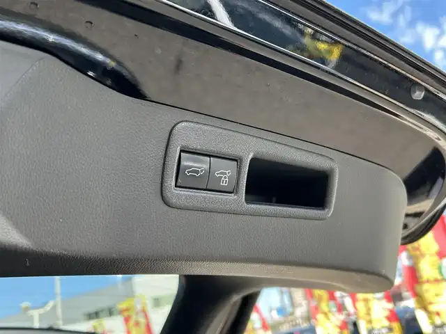 トヨタ ハリアー ハイブリッド G 香川県 2020(令2)年 10.9万km ブラック 純正SDナビ/【Bluetooth/フルセグ】/バックカメラ/JBLスピーカー/デジタルインナーミラー/電子パーキング/パワーバックドア/オートハイビーム/ハーフレザーシート/パワーシート/ETC2.0/LEDヘッドライト/スマートキー/純正マット
