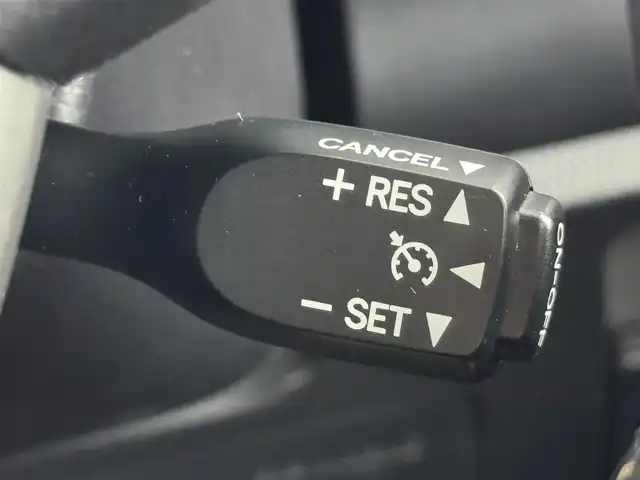 トヨタ ヴォクシー ハイブリッド ZS 煌Ⅲ 福岡県 2021(令3)年 5.2万km ホワイトパールクリスタルシャイン 後席モニター　/社外ナビ　/衝突軽減　/ＰＫＳＢ　/レーンキープ　/コーナーセンサー　/クルコン　/両側パワースライドドア　/シートヒーター　/ＥＴＣ　/ドラレコ　/ドライブモード　/ＷＡＣ　/オートライト　/純正アルミホイール