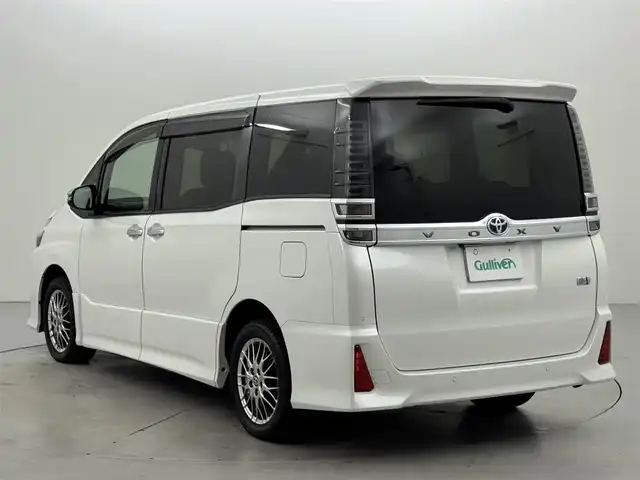トヨタ ヴォクシー ハイブリッド ZS 煌Ⅲ 福岡県 2021(令3)年 5.2万km ホワイトパールクリスタルシャイン 後席モニター　/社外ナビ　/衝突軽減　/ＰＫＳＢ　/レーンキープ　/コーナーセンサー　/クルコン　/両側パワースライドドア　/シートヒーター　/ＥＴＣ　/ドラレコ　/ドライブモード　/ＷＡＣ　/オートライト　/純正アルミホイール