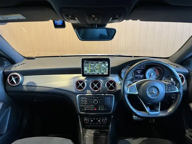 メルセデス・ベンツ ＣＬＡ１８０ AMGライン 宮城県 2015(平27)年 9.9万km カルサイトホワイト COMANDシステムHDDナビ/フルセグTV/バックカメラ/ハーフレザーシート/シートヒーター/メモリ機能付きパワーシート/キーレスゴー/キセノンヘッドライト/オートライト/純正18インチAW