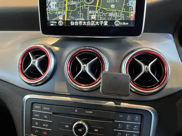 メルセデス・ベンツ ＣＬＡ１８０ AMGライン 宮城県 2015(平27)年 9.9万km カルサイトホワイト COMANDシステムHDDナビ/フルセグTV/バックカメラ/ハーフレザーシート/シートヒーター/メモリ機能付きパワーシート/キーレスゴー/キセノンヘッドライト/オートライト/純正18インチAW