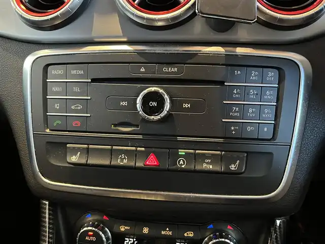 メルセデス・ベンツ ＣＬＡ１８０ AMGライン 宮城県 2015(平27)年 9.9万km カルサイトホワイト COMANDシステムHDDナビ/フルセグTV/バックカメラ/ハーフレザーシート/シートヒーター/メモリ機能付きパワーシート/キーレスゴー/キセノンヘッドライト/オートライト/純正18インチAW