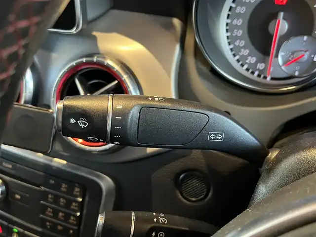 メルセデス・ベンツ ＣＬＡ１８０ AMGライン 宮城県 2015(平27)年 9.9万km カルサイトホワイト COMANDシステムHDDナビ/フルセグTV/バックカメラ/ハーフレザーシート/シートヒーター/メモリ機能付きパワーシート/キーレスゴー/キセノンヘッドライト/オートライト/純正18インチAW