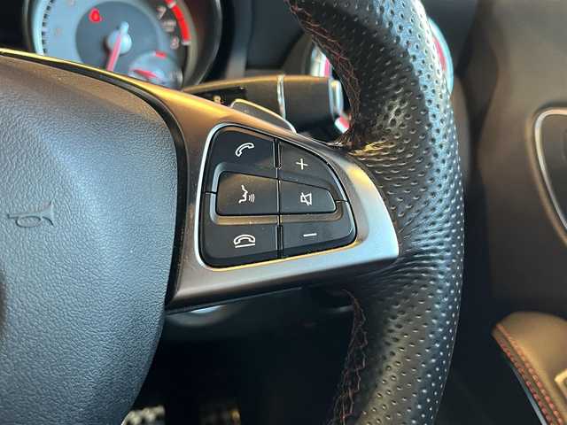 メルセデス・ベンツ ＣＬＡ１８０ AMGライン 宮城県 2015(平27)年 9.9万km カルサイトホワイト COMANDシステムHDDナビ/フルセグTV/バックカメラ/ハーフレザーシート/シートヒーター/メモリ機能付きパワーシート/キーレスゴー/キセノンヘッドライト/オートライト/純正18インチAW