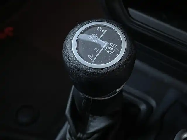 クライスラー・ジープ ジープ ラングラー アンリミテッド スポーツ アルティテュード 東京都 2021(令3)年 3.6万km 白 純正ディスプレイオーディオ/フロント／サイド／バックカメラ/ＬＥＤヘッドライト/Ａ／Ｔタイヤ/純正１７インチＡＷ/純正ＯＰ前ドライブレコーダー/ＡＣＣ/ＢＳＭ/レーンキープ/ＥＴＣ/スマートキー