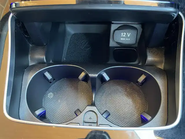 メルセデス・ベンツ Ｅ２２０ｄ SW AVG スポーツ 本革 高知県 2017(平29)年 5.6万km ダイヤモンドホワイト 純正HDDナビ/【BT/フルセグTV】/レザーエクスクルーシブパッケージ/・本革シート/・ブルメスターサウンド/・64色アンビエントライト/レーダーセーフティパッケージ/・ACC/・道路標識アシスト/・ステアリング操作サポート/・アクティブブレーキアシスト/・アクティブレーンキープアシスト/・ブラインドスポットアシスト/エアバランスパッケージ/・パフュームアドバイザー/・イオナイザー/純正19インチAW/全方位カメラ/バックカメラ/横滑り防止/シートヒーター/パワーシート(メモリ機能有り)/コーナー、バックセンサー/パワーバックドア/ビルトインETC/前後ドライブレコーダー/パドルシフト/ステアリングヒーター/オートワイパー/オートライト/純正LEDライト/MTモード付きAT/アイドリングストップ/純正フロアマット