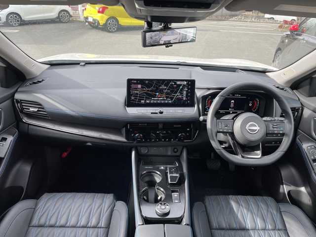 日産 エクストレイル オーテック e-4ORCE アドバンスドPKG 山梨県 2024(令6)年 0.7万km ブリリアントホワイトパール 純正ナビ　/４ＷＤ　/全方位カメラ　/ＥＴＣ　/デジタルルームミラー　/全席シートヒーター　/ベンチレーション　/プロパイロット　/パワーバックドア　/ＬＥＤライト　/本革レザーシート　/コーナーセンサー(前後)/パワーバックドア/コーナーセンサー/ドライブレコーダー　