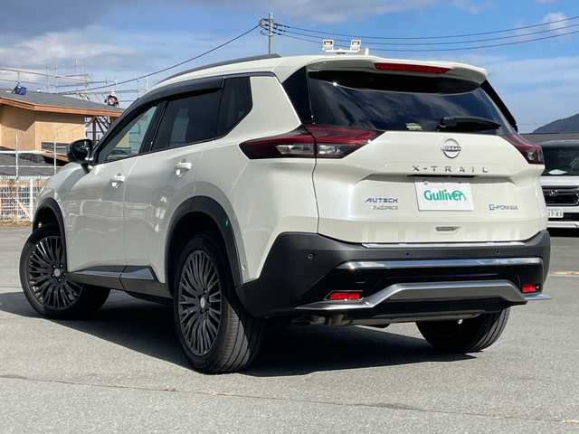 日産 エクストレイル オーテック e-4ORCE アドバンスドPKG 山梨県 2024(令6)年 0.7万km ブリリアントホワイトパール 純正ナビ　/４ＷＤ　/全方位カメラ　/ＥＴＣ　/デジタルルームミラー　/全席シートヒーター　/ベンチレーション　/プロパイロット　/パワーバックドア　/ＬＥＤライト　/本革レザーシート　/コーナーセンサー(前後)/パワーバックドア/コーナーセンサー/ドライブレコーダー　