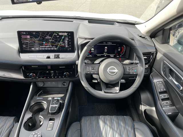 日産 エクストレイル オーテック e-4ORCE アドバンスドPKG 山梨県 2024(令6)年 0.7万km ブリリアントホワイトパール 純正ナビ　/４ＷＤ　/全方位カメラ　/ＥＴＣ　/デジタルルームミラー　/全席シートヒーター　/ベンチレーション　/プロパイロット　/パワーバックドア　/ＬＥＤライト　/本革レザーシート　/コーナーセンサー(前後)/パワーバックドア/コーナーセンサー/ドライブレコーダー　