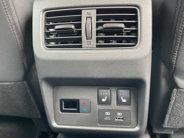 日産 エクストレイル オーテック e-4ORCE アドバンスドPKG 山梨県 2024(令6)年 0.7万km ブリリアントホワイトパール 純正ナビ　/４ＷＤ　/全方位カメラ　/ＥＴＣ　/デジタルルームミラー　/全席シートヒーター　/ベンチレーション　/プロパイロット　/パワーバックドア　/ＬＥＤライト　/本革レザーシート　/コーナーセンサー(前後)/パワーバックドア/コーナーセンサー/ドライブレコーダー　