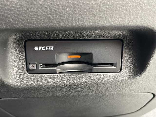 日産 エクストレイル オーテック e-4ORCE アドバンスドPKG 山梨県 2024(令6)年 0.7万km ブリリアントホワイトパール 純正ナビ　/４ＷＤ　/全方位カメラ　/ＥＴＣ　/デジタルルームミラー　/全席シートヒーター　/ベンチレーション　/プロパイロット　/パワーバックドア　/ＬＥＤライト　/本革レザーシート　/コーナーセンサー(前後)/パワーバックドア/コーナーセンサー/ドライブレコーダー　