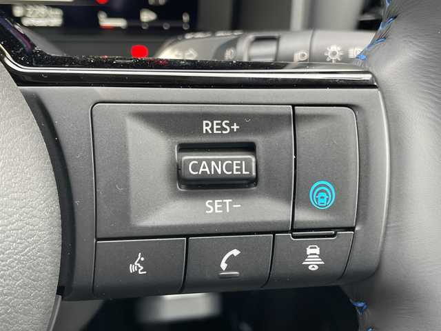 日産 エクストレイル オーテック e-4ORCE アドバンスドPKG 山梨県 2024(令6)年 0.7万km ブリリアントホワイトパール 純正ナビ　/４ＷＤ　/全方位カメラ　/ＥＴＣ　/デジタルルームミラー　/全席シートヒーター　/ベンチレーション　/プロパイロット　/パワーバックドア　/ＬＥＤライト　/本革レザーシート　/コーナーセンサー(前後)/パワーバックドア/コーナーセンサー/ドライブレコーダー　