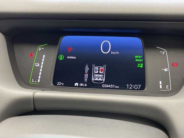 ホンダ フィット e:HEV RS 沖縄県 2024(令6)年 3.5万km プラチナホワイトパール 純正ナビ【VXU-245FTI】/（フルセグTV/CD/DVD/Bluetooth）/衝突被害軽減装置/横滑り防止装置/盗難防止装置/カーテンエアバック/バックカメラ/ETC/レーダークルコン/プッシュスタート/スマートキー/ハーフレザーシート/純正フロアマット/純正エアロパーツ（フロント/サイド/リア）/オートヘッドライト/LEDヘッドライト/前後コーナーセンサー