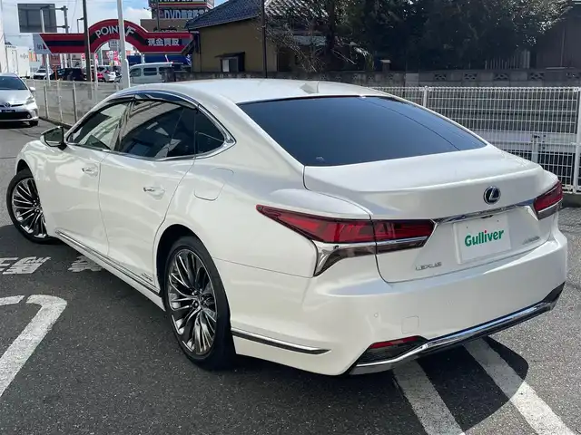 レクサス ＬＳ 500h バージョンL 埼玉県 2018(平30)年 6.5万km ソニッククォーツ 黒レザーシート/サンルーフ/Lexus SafetySystem+A/　プリクラッシュセーフティ/　フロントクロストラフィックアラート/　レーントレーシングアシスト/　アダプティブハイビームシステム/　オートマチックハイビーム/　ロードサインアシスト/　レーダークルーズコントロール/　（全車速追従機能付き）/　先行車発進告知機能/　ドライバー異常時停止支援システム/パーキングサポートアラート/　リヤカメラディテクション/　リアクロストラフィックアラート/　クリアランスソナー/ブラインドスポットモニタリング/純正メモリナビ/　DTV/CD/DVD/Blu-ray/　SD/SDREC/BT/USB/AUX/Miracast/パノラミックビューモニター/デジタルインナーミラー/全席パワーシート/全席シートヒーター&ベンチレーター/リヤマルチオペレーションパネル/ヘッドアップディスプレイ/ハンズフリートランクリッド/3眼LEDヘッドライト＆フォグランプ/ウッドコンビ革巻きステアリング/ステアリングヒーター/スマートキー×２ カードx1/純正ドラレコ&社外ドラレコ/後席AC100V/1500W電源/ビルトインETC2.0