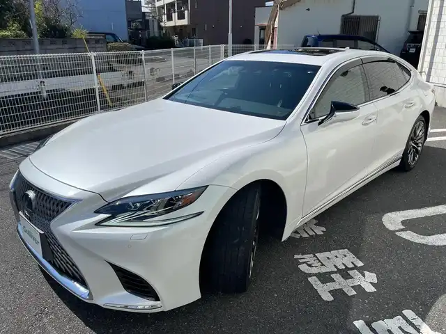 レクサス ＬＳ 500h バージョンL 埼玉県 2018(平30)年 6.5万km ソニッククォーツ 黒レザーシート/サンルーフ/Lexus SafetySystem+A/　プリクラッシュセーフティ/　フロントクロストラフィックアラート/　レーントレーシングアシスト/　アダプティブハイビームシステム/　オートマチックハイビーム/　ロードサインアシスト/　レーダークルーズコントロール/　（全車速追従機能付き）/　先行車発進告知機能/　ドライバー異常時停止支援システム/パーキングサポートアラート/　リヤカメラディテクション/　リアクロストラフィックアラート/　クリアランスソナー/ブラインドスポットモニタリング/純正メモリナビ/　DTV/CD/DVD/Blu-ray/　SD/SDREC/BT/USB/AUX/Miracast/パノラミックビューモニター/デジタルインナーミラー/全席パワーシート/全席シートヒーター&ベンチレーター/リヤマルチオペレーションパネル/ヘッドアップディスプレイ/ハンズフリートランクリッド/3眼LEDヘッドライト＆フォグランプ/ウッドコンビ革巻きステアリング/ステアリングヒーター/スマートキー×２ カードx1/純正ドラレコ&社外ドラレコ/後席AC100V/1500W電源/ビルトインETC2.0