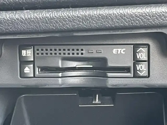 トヨタ ヴォクシー ZS 岐阜県 2011(平23)年 9.1万km ブラック (株)IDOMが運営する【じしゃロン多治見店】の自社ローン専用車両になります。こちらは現金またはオートローンご利用時の価格です。自社ローンご希望の方は別途その旨お申付け下さい。/ディーラーオプションナビ/　（Bluetooth/DVD/フルセグ）/左側パワースライドドア/バックカメラ/ETC/オートライト/フォグランプ/パドルシフト/ステアリングリモコン